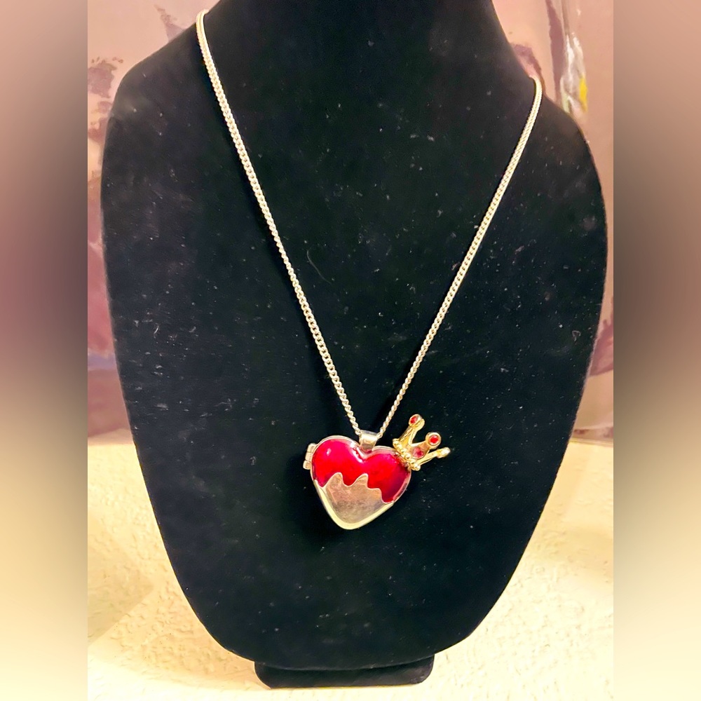 Queen of hearts heart locket necklace